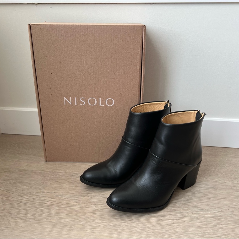 Nisolo Dari Commuter Leather Black Ankle Boots